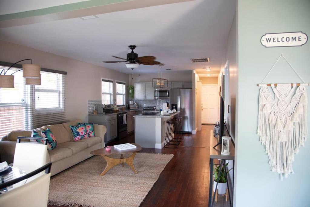 Two Bedroom Ranch With Private Deck Close To Beach ليك وورث المظهر الخارجي الصورة