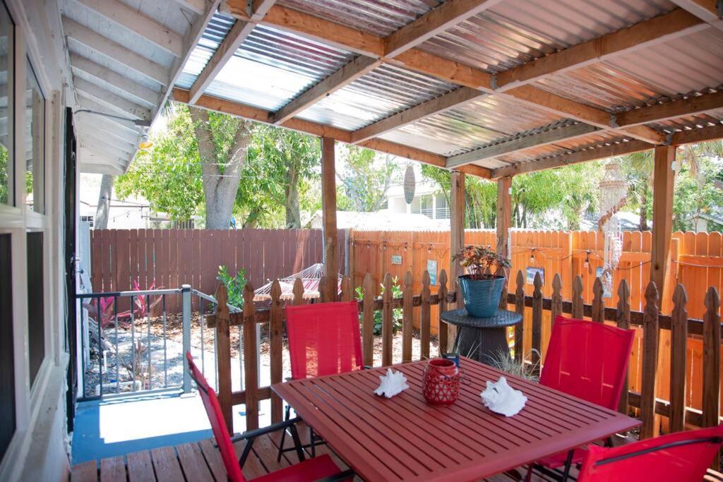 Two Bedroom Ranch With Private Deck Close To Beach ليك وورث المظهر الخارجي الصورة